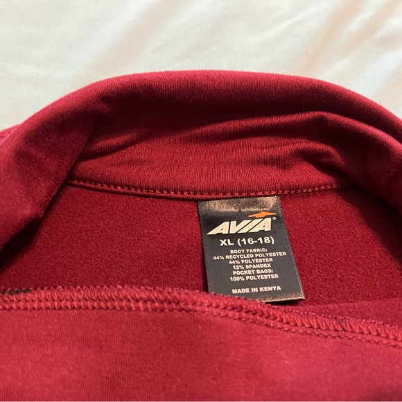 AVIA Fleece-lined Workout Top, Mock Turtleneck Collar, Berry Color - Picture 4 of 6